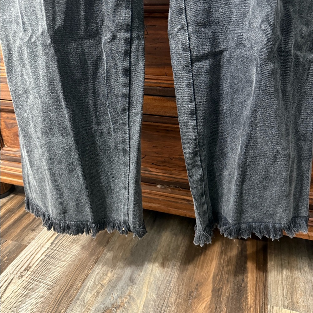 Umgee NWT Washed Black Denim Utility Jumpsuit Wide Leg Raw Hem - Picture 6 of 6